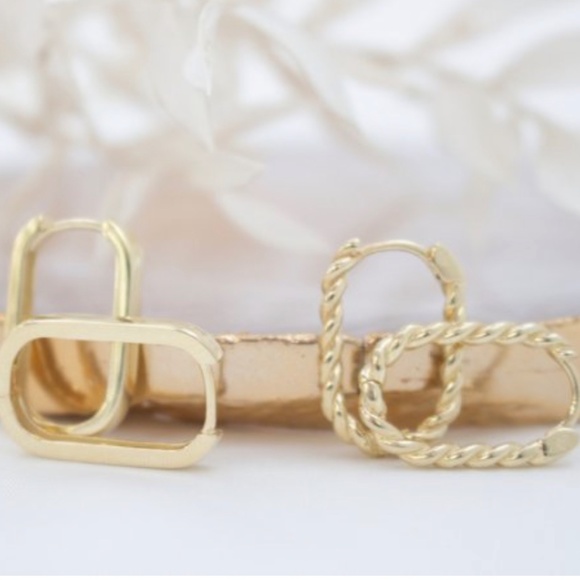 10k Yellow Gold Oval Twist Huggie Earrings - Picture 2 of 2